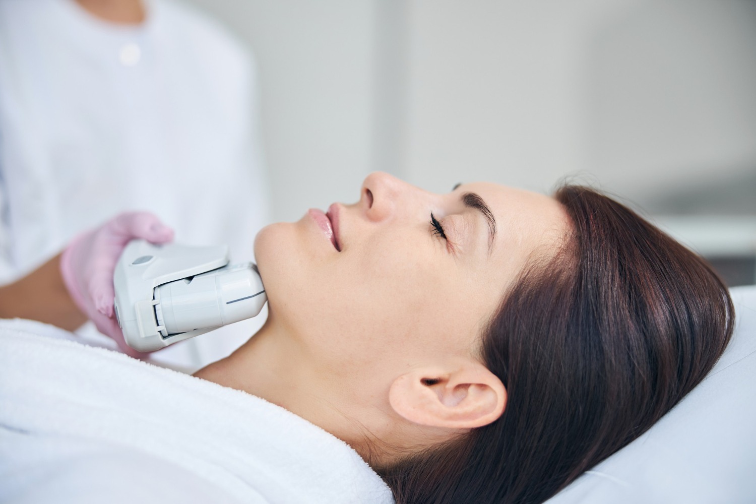 Ultherapy treatment for jawline and neck tightening in Riyadh