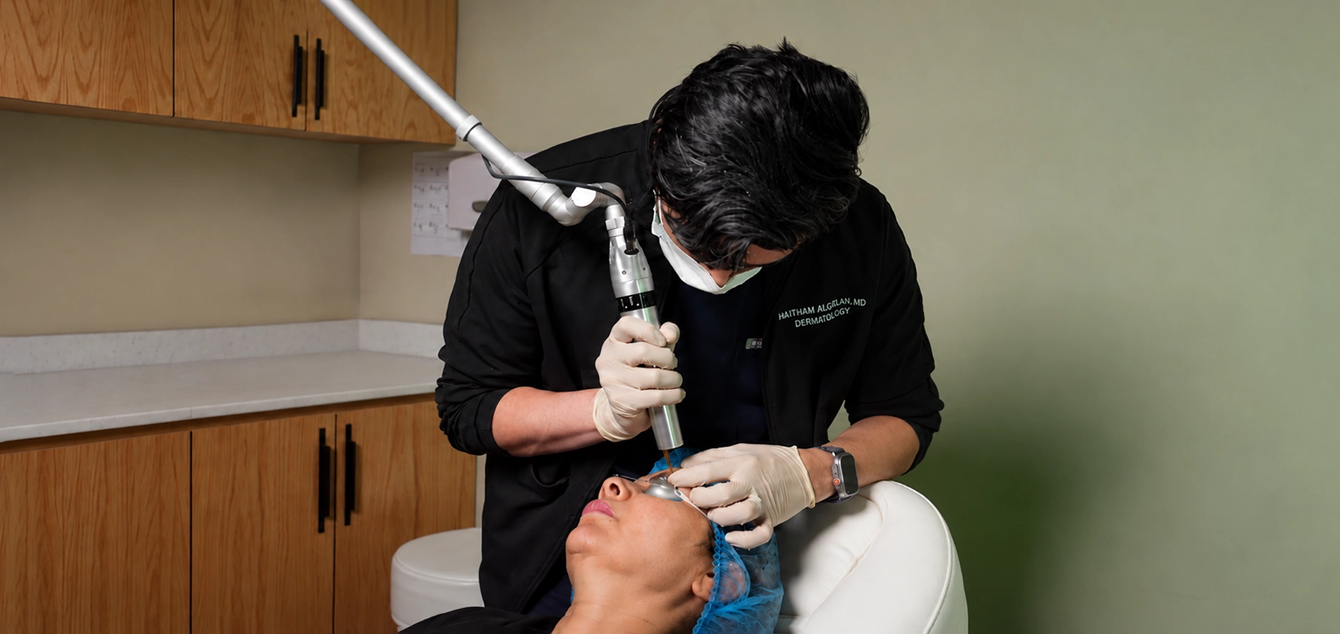 Advanced laser treatment by Dr. Haitham Al-Gzlan in Riyadh